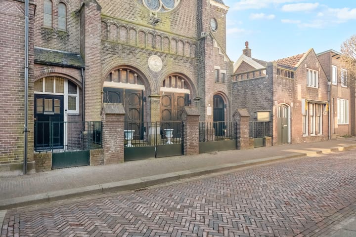 Photo 3 of Wezenstraat 68