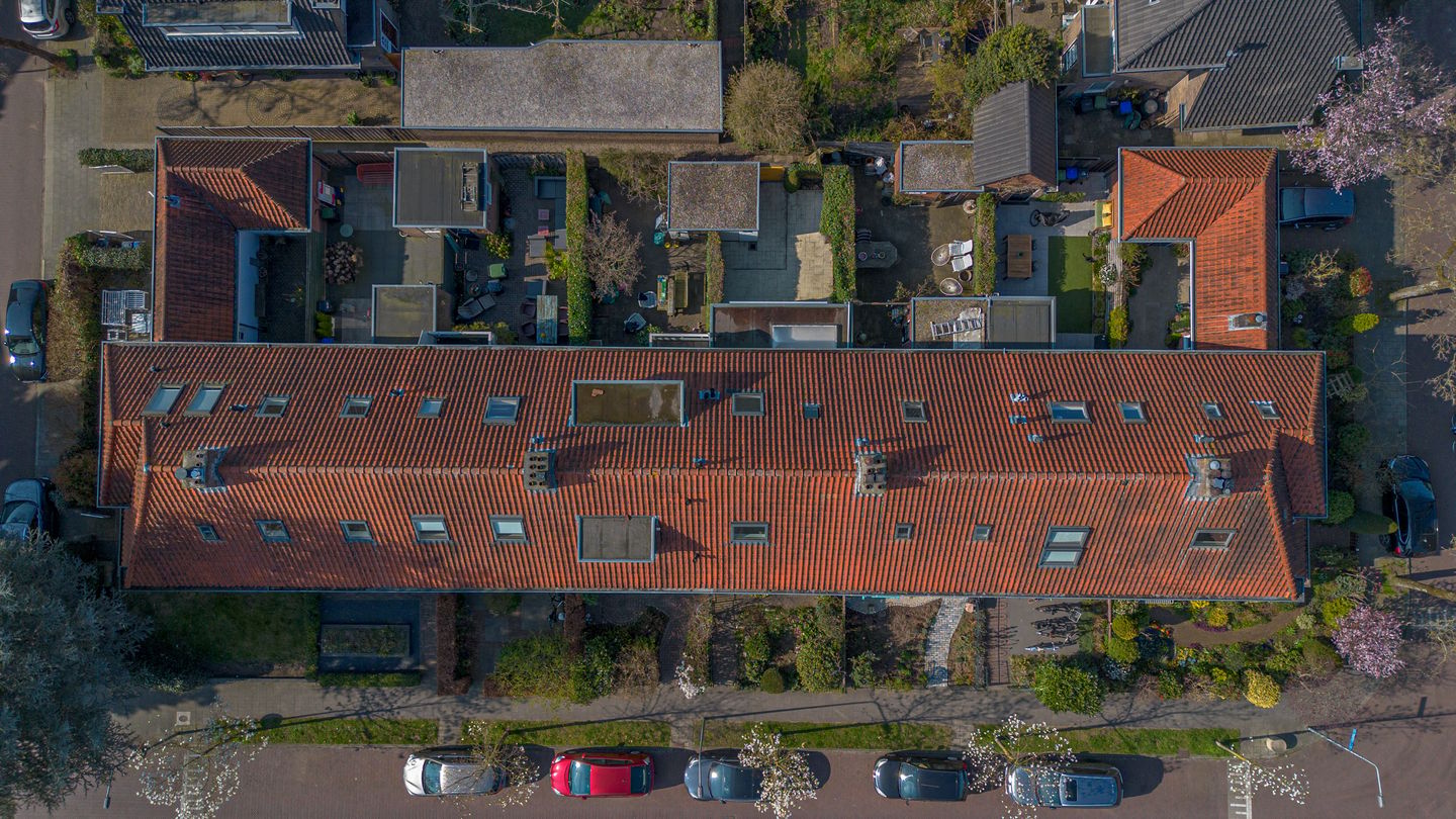 Spacious Terraced House with Renovation Potential in Hilversum's Astronomische Buurt — 20