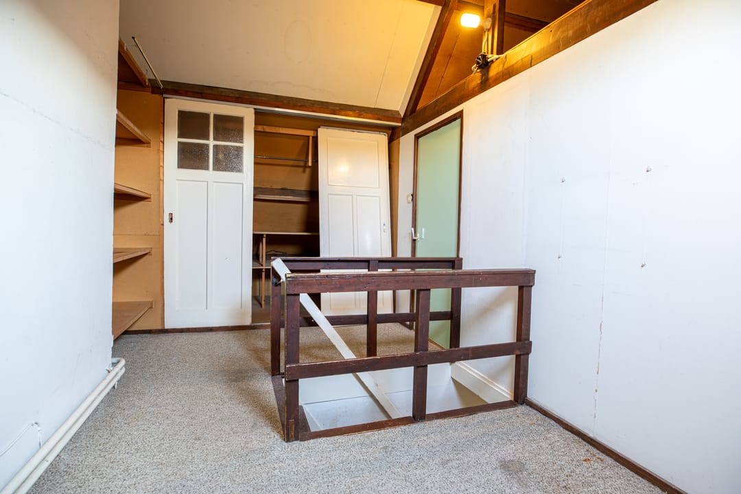 Spacious Terraced House with Renovation Potential in Hilversum's Astronomische Buurt — 13