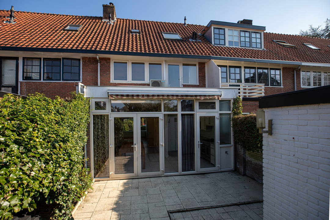 Spacious Terraced House with Renovation Potential in Hilversum's Astronomische Buurt — 16