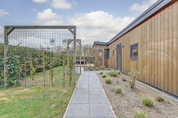 Vrijstaande woning te koop: Stelleplas 240, Heinkenszand