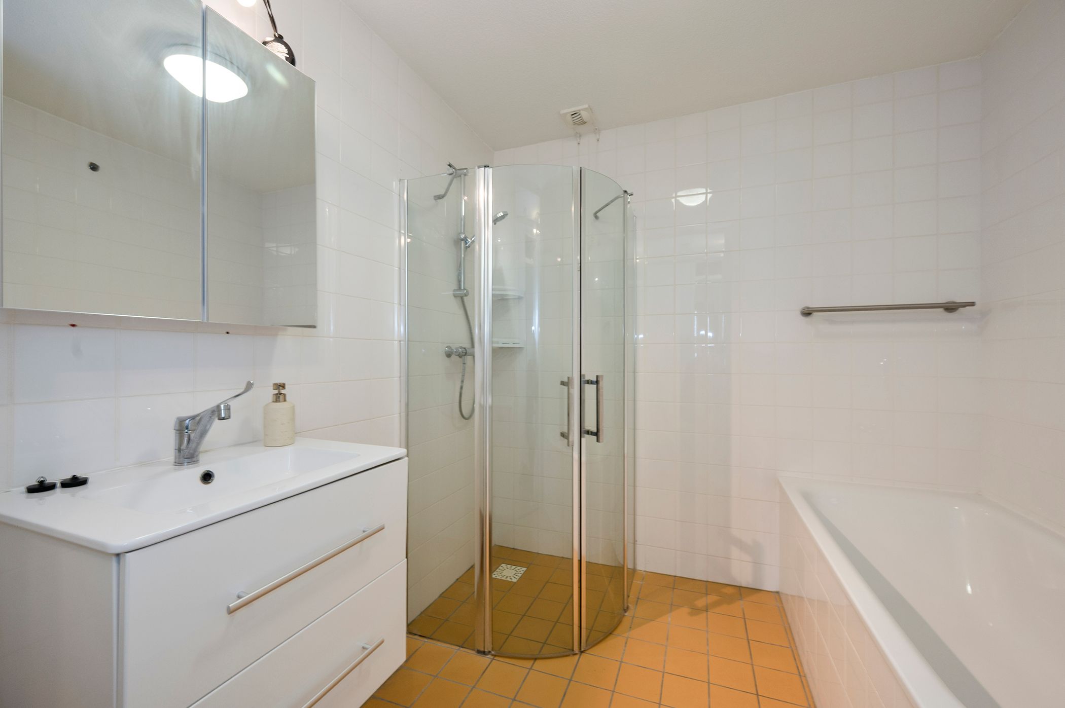 Foto 24 van Borneolaan 271