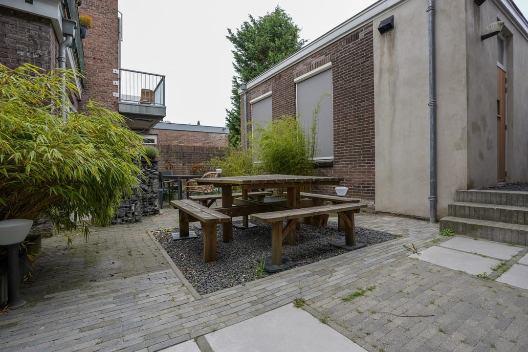 Sustainable Maisonnette in a Transformed Monumental Church — 22