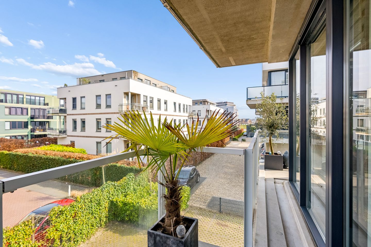 Modern 4-Room Apartment with Private Parking in Almere Poort — 14