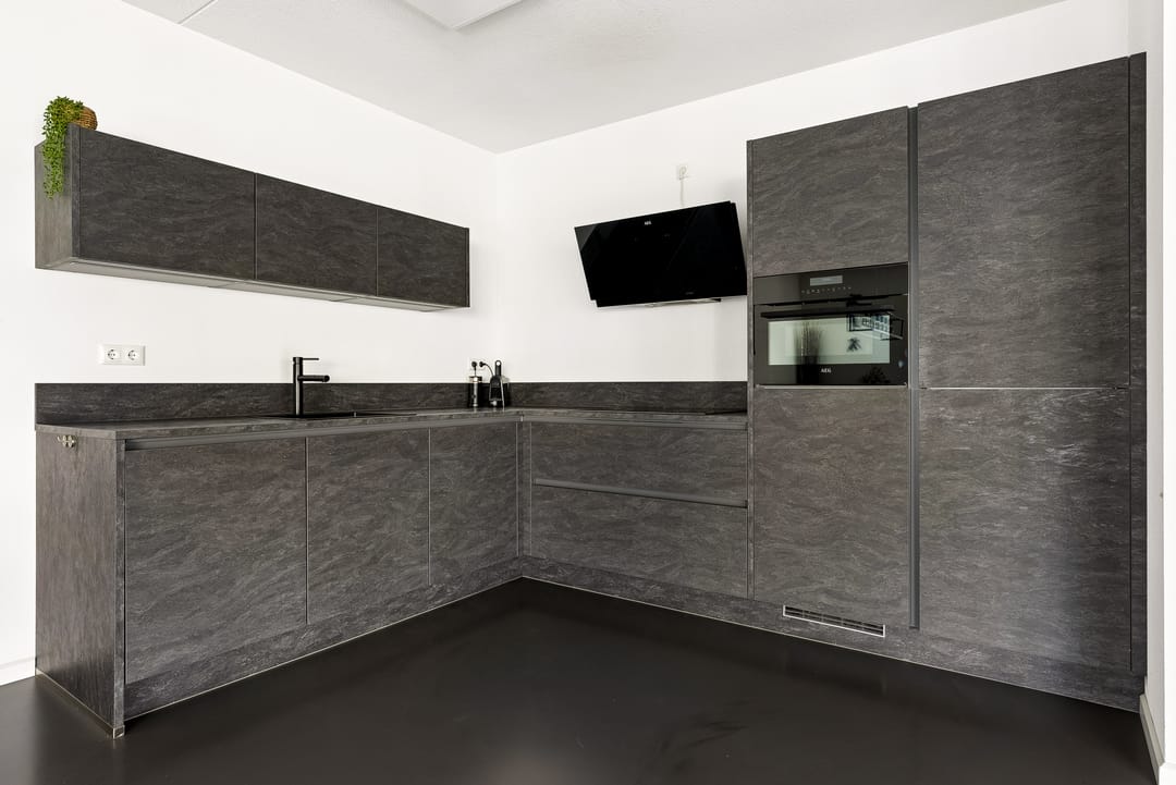 Modern 4-Room Apartment with Private Parking in Almere Poort — 21