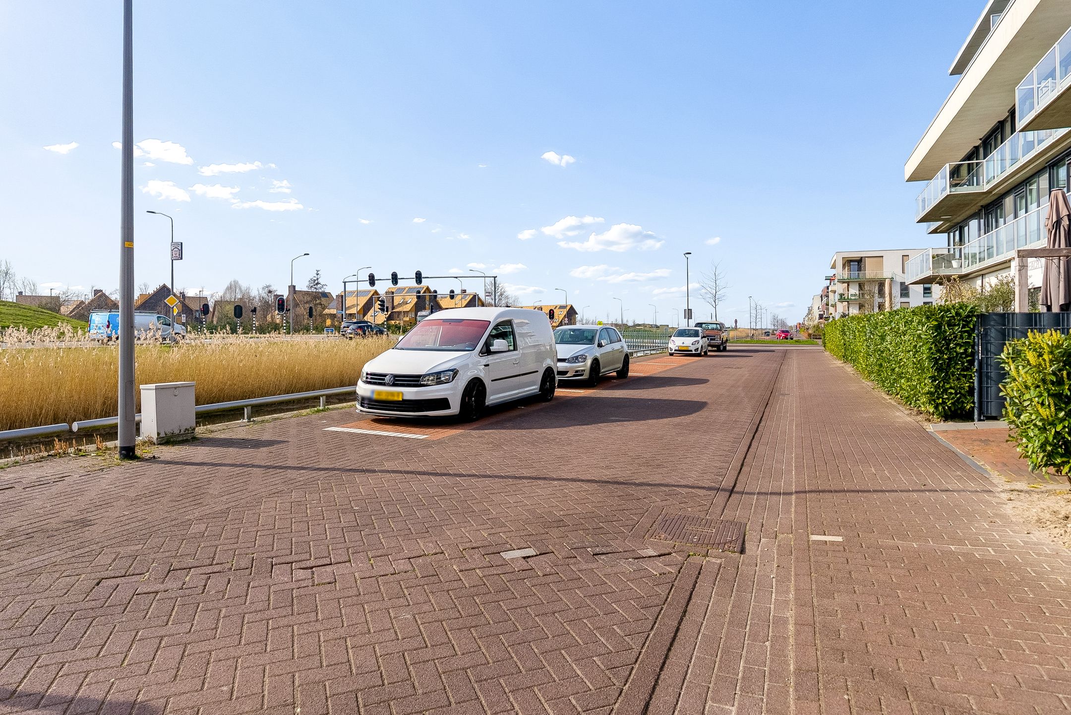 Modern 4-Room Apartment with Private Parking in Almere Poort — 37