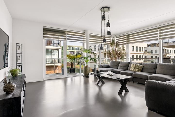 Photo 2 of Portugalkade 9