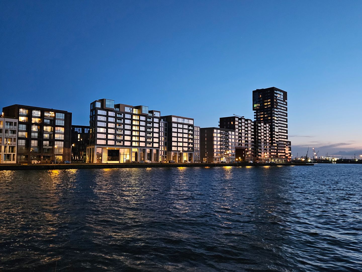 Foto 35 van Lloydkade 849