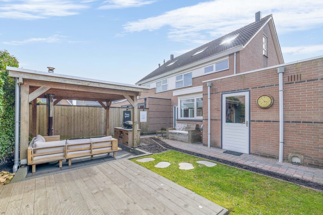 Photo 2 of Buitenbaardt 10