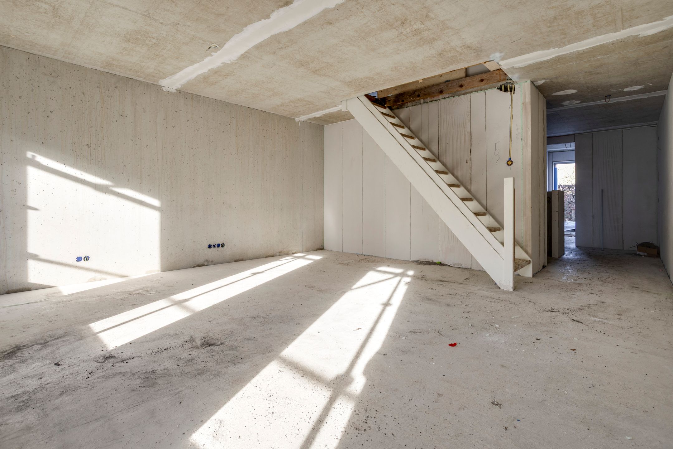 Spacious new-build home with 5 bedrooms and 2 bathrooms in green surroundings — 15