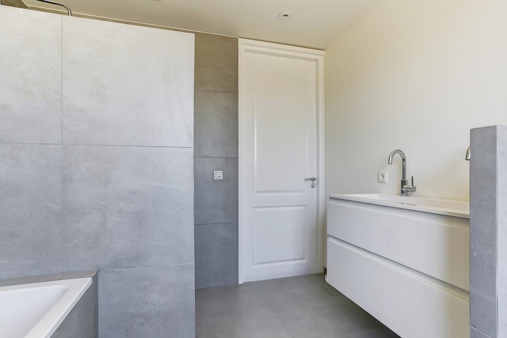 Energy-efficient renovated semi-detached home with solar panels and south-facing garden in Reusel — 13
