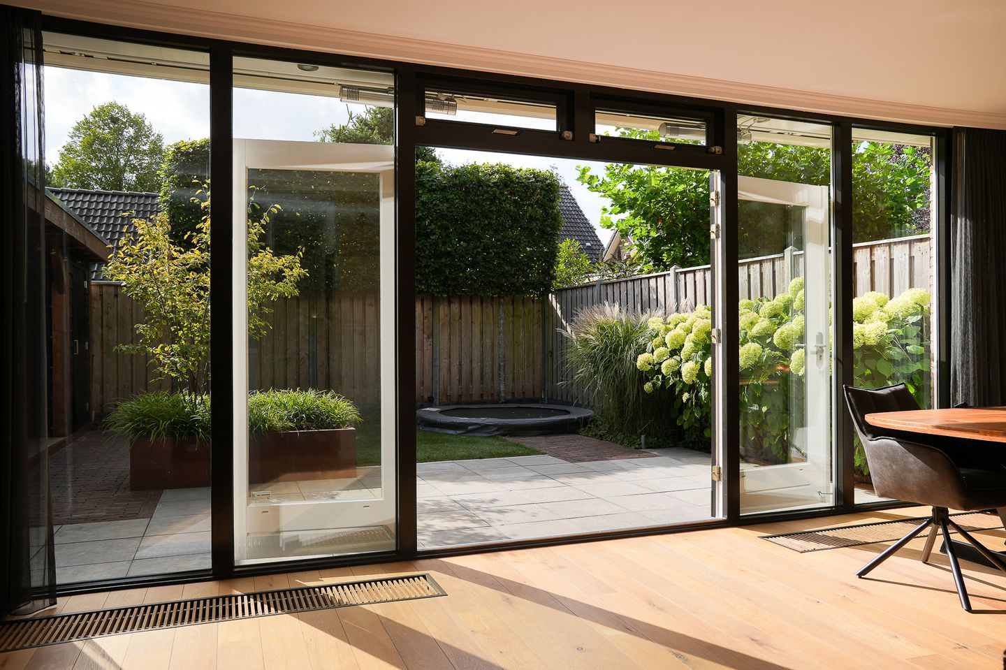 Modernized Semi-Detached Family Home with South-Facing Garden and Solar Panels — 12