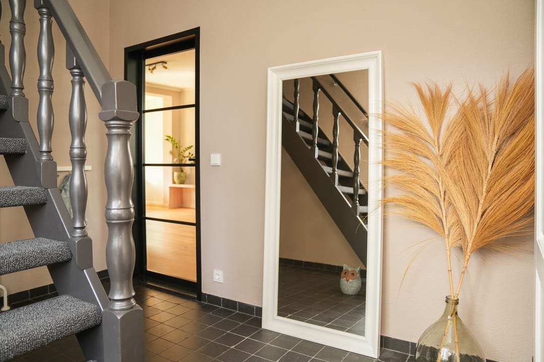 Modernized Semi-Detached Family Home with South-Facing Garden and Solar Panels — 20