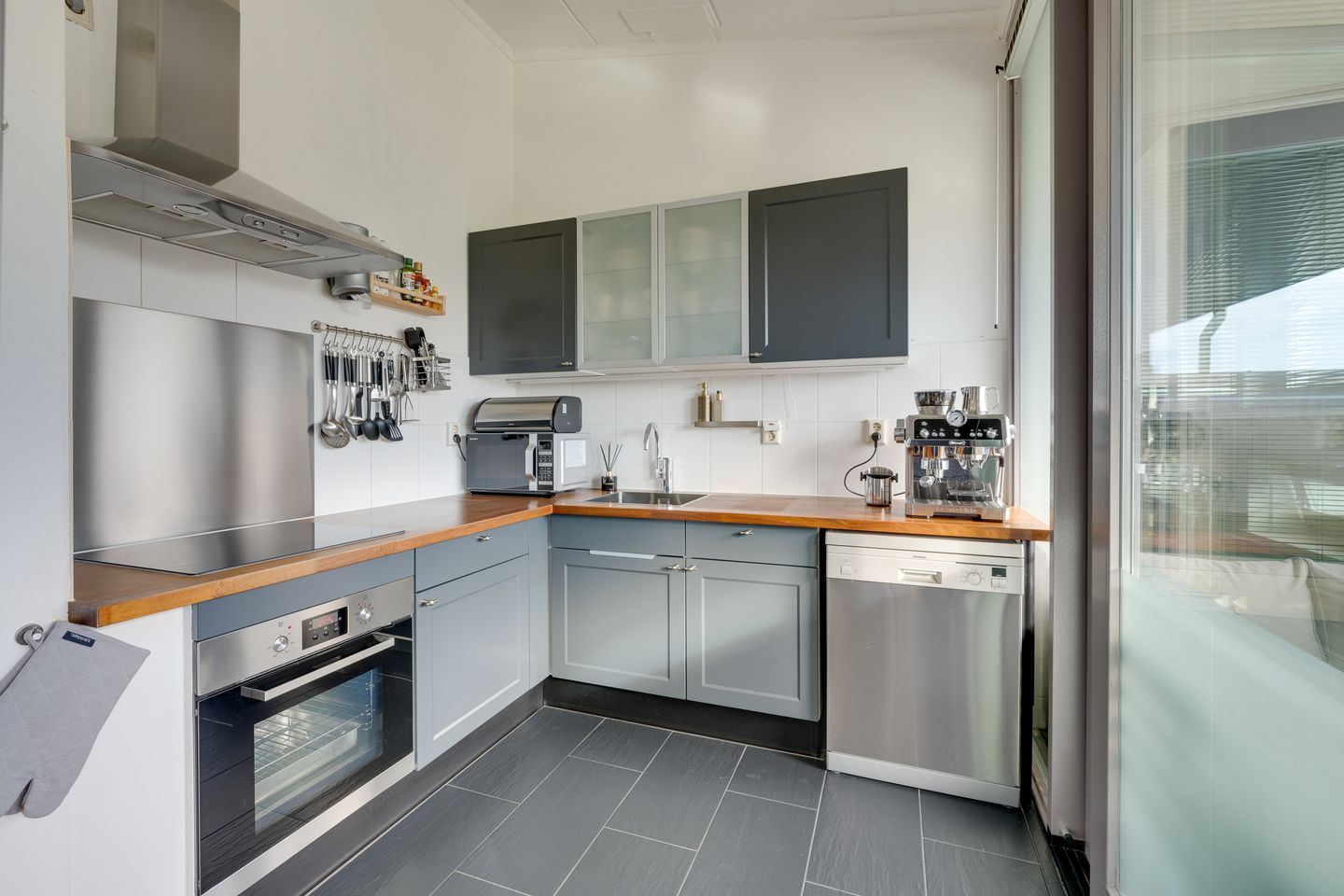 Photo 20 of Aalbersestraat 242-A