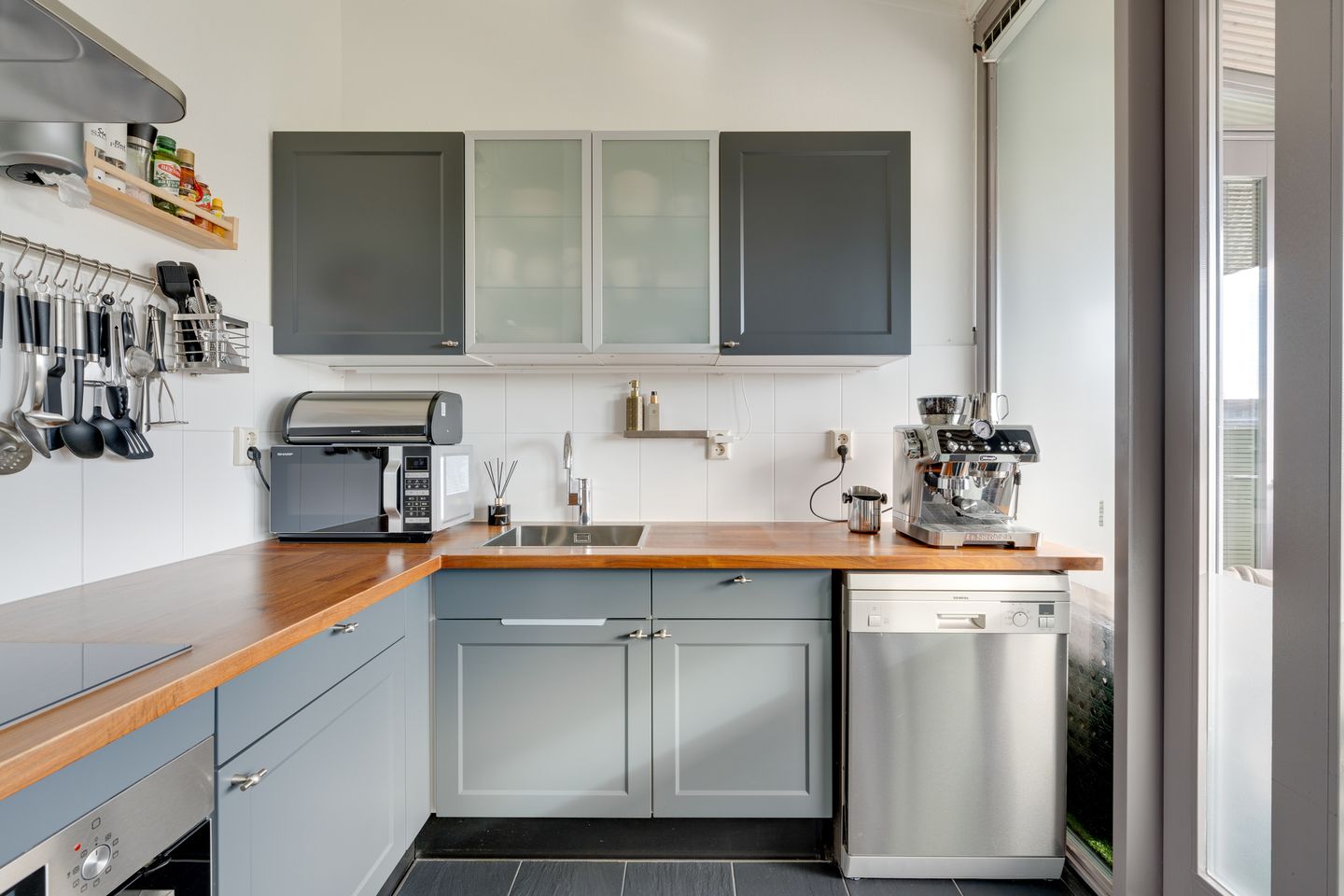 Photo 4 of Aalbersestraat 242-A