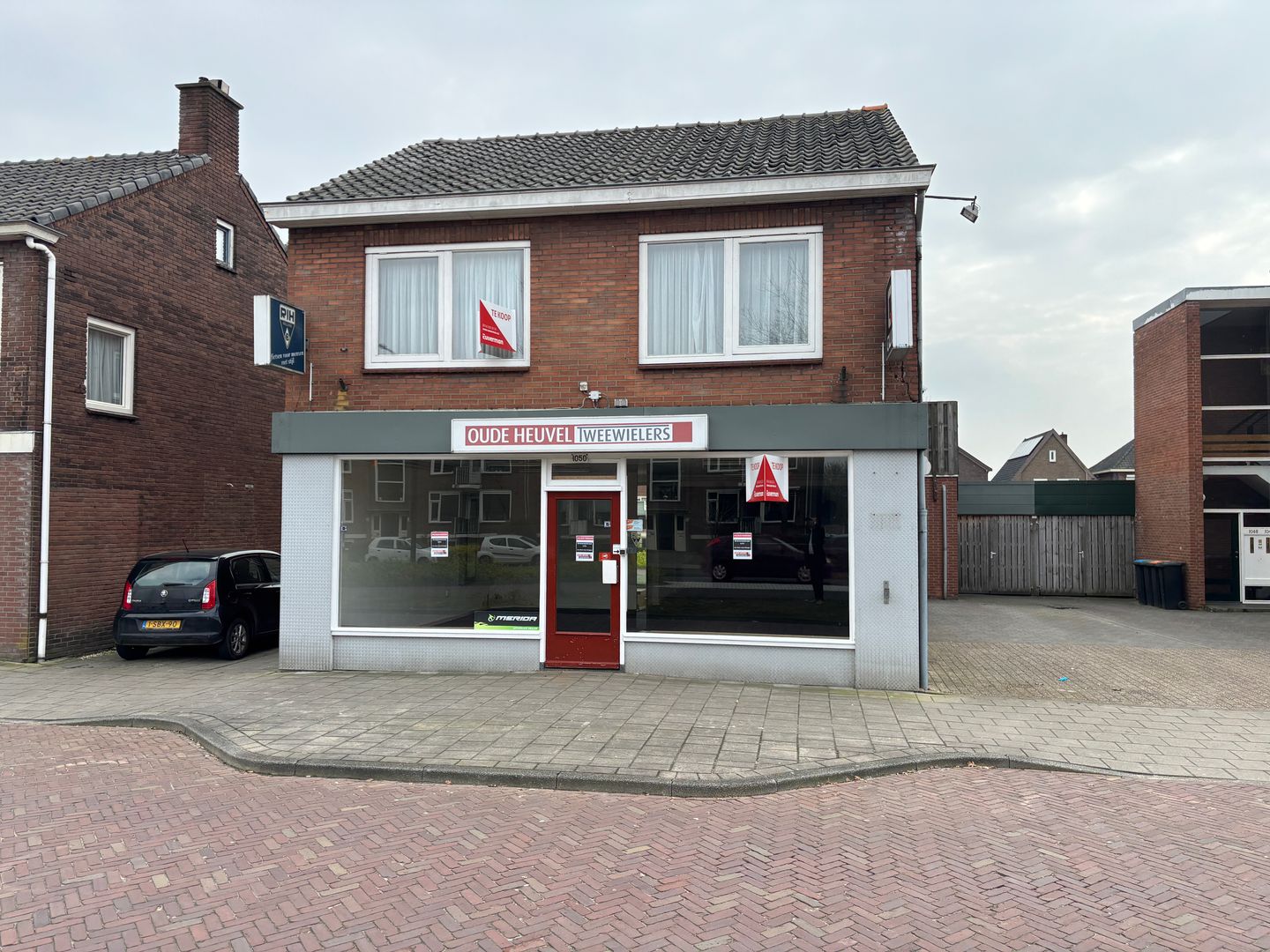 Bekijk foto 2 van Gronausestraat 1050