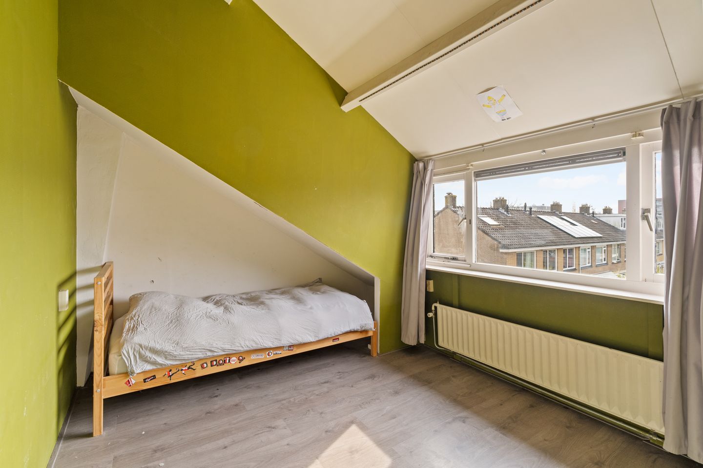 Spacious Family Home with Five Bedrooms in Rotterdam Het Lage Land — 25