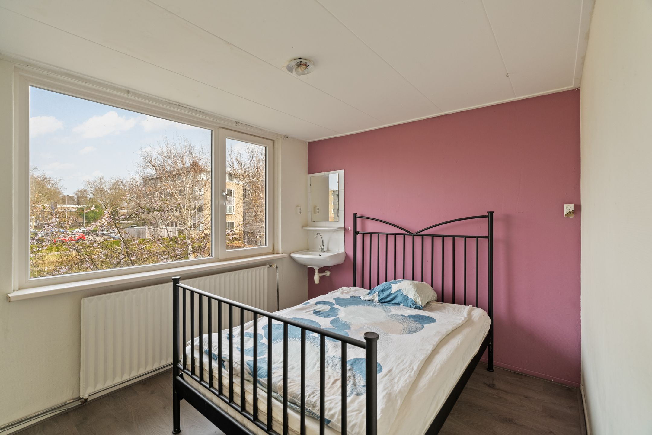 Spacious Family Home with Five Bedrooms in Rotterdam Het Lage Land — 12