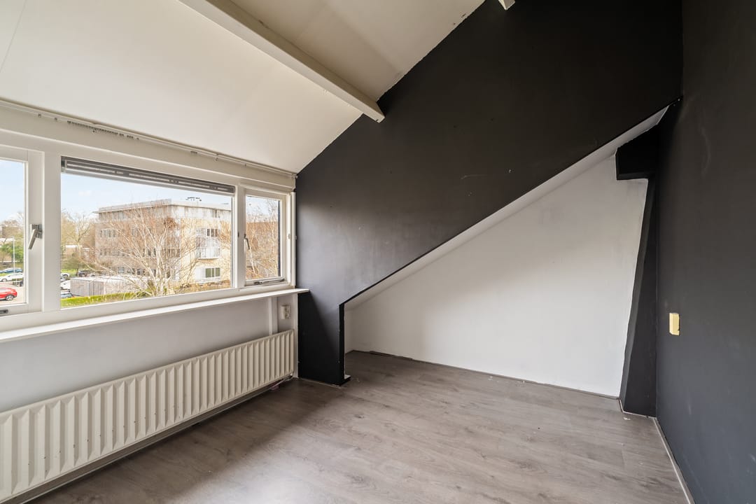 Spacious Family Home with Five Bedrooms in Rotterdam Het Lage Land — 23