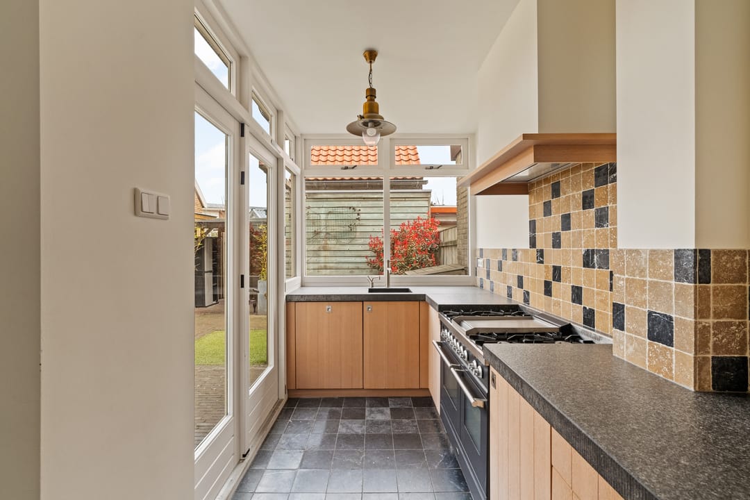 Foto 8 van Quarles van Uffordstraat 40