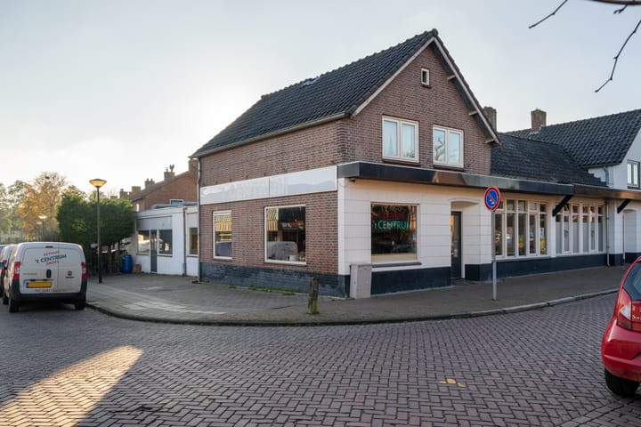 Burgemeester van der Schansstraat 22, Andel