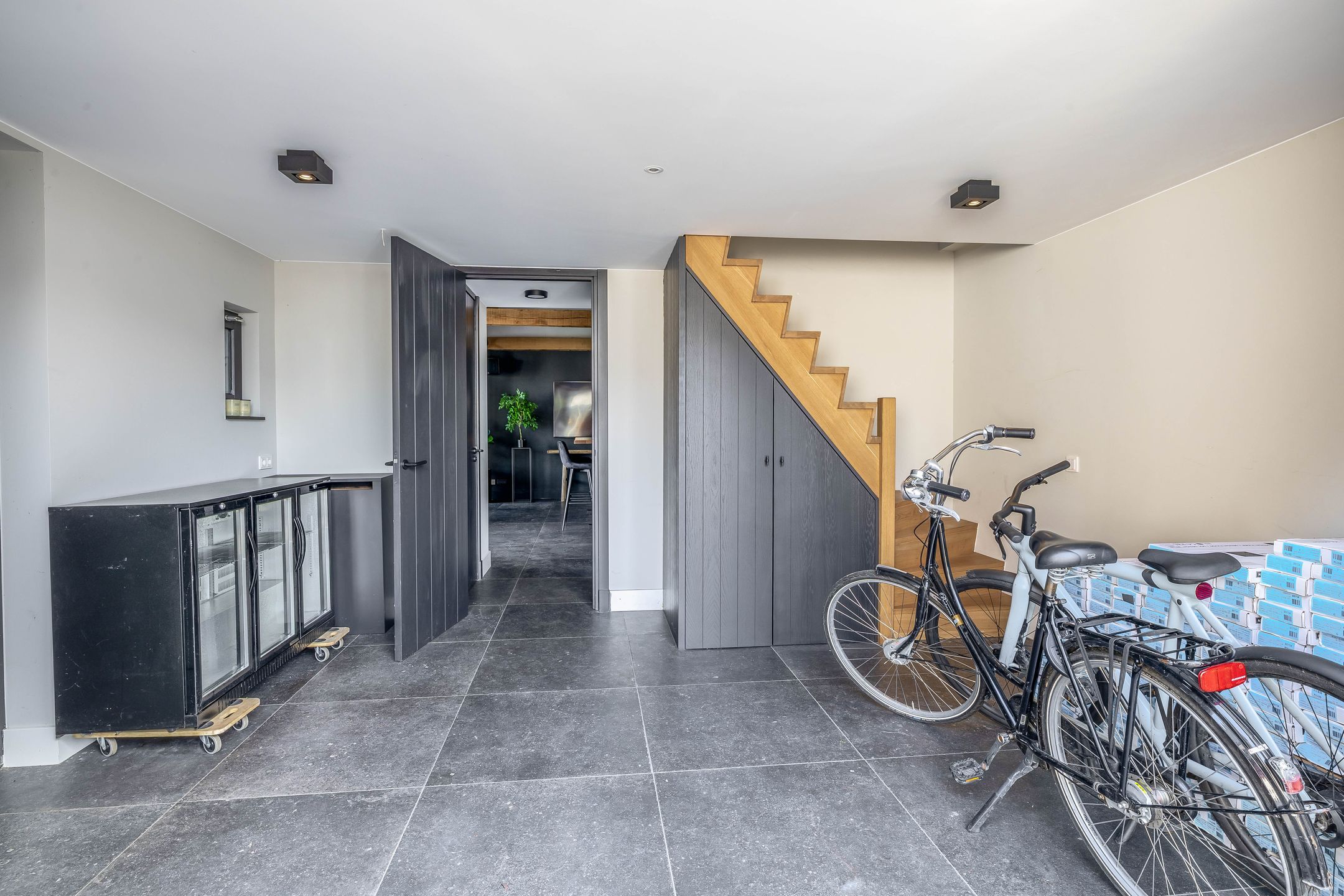 Luxury Villa-Style Farmhouse with Guest Accommodation and Swimming Pond in Helmond — 58