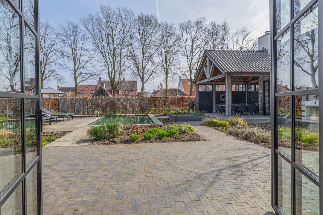 Luxury Villa-Style Farmhouse with Guest Accommodation and Swimming Pond in Helmond — 21
