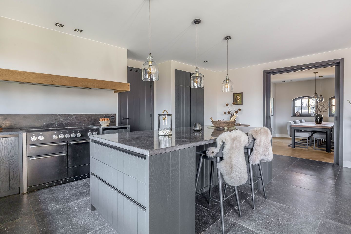 Luxury Villa-Style Farmhouse with Guest Accommodation and Swimming Pond in Helmond — 23