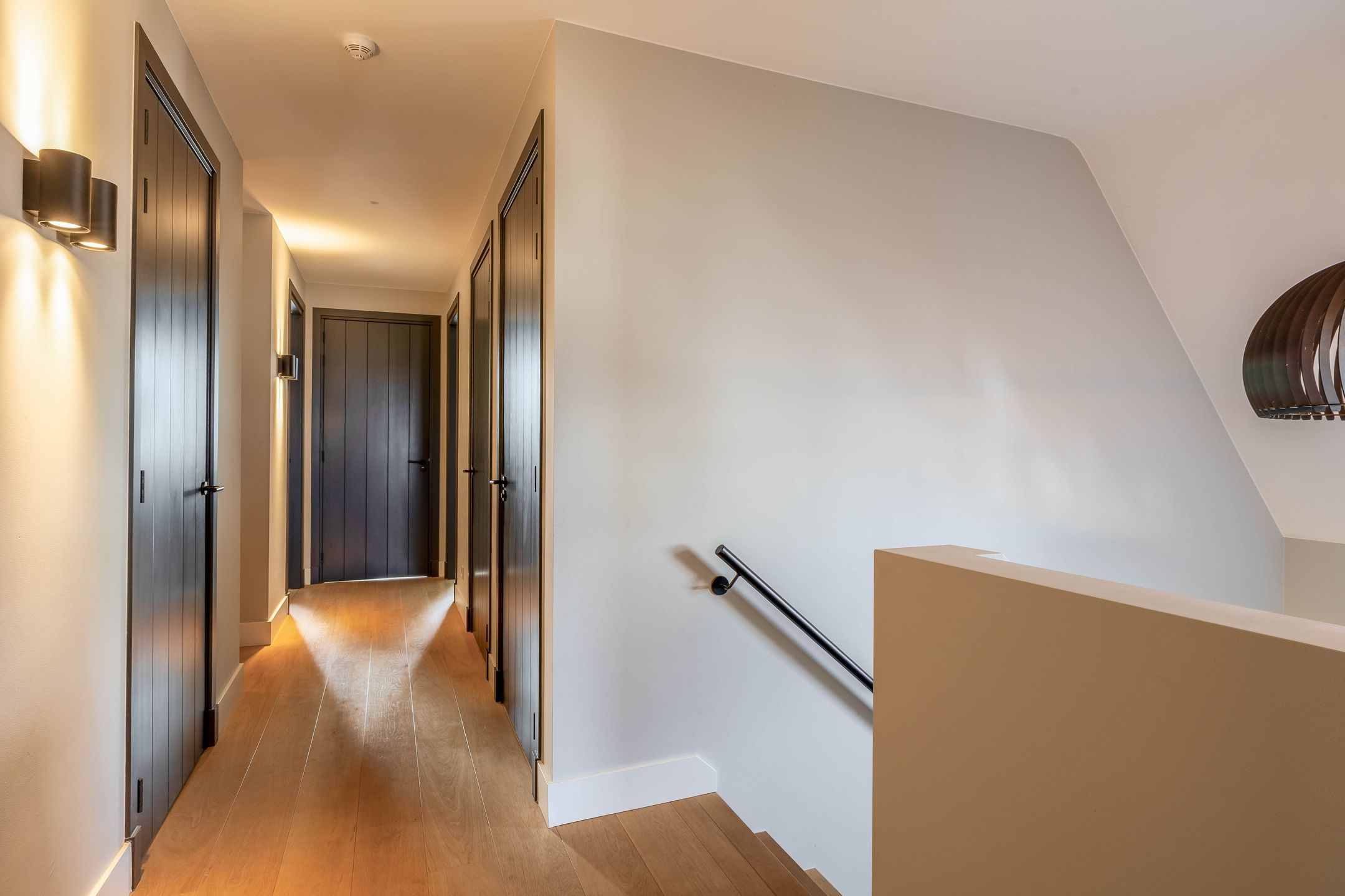 Luxury Villa-Style Farmhouse with Guest Accommodation and Swimming Pond in Helmond — 33