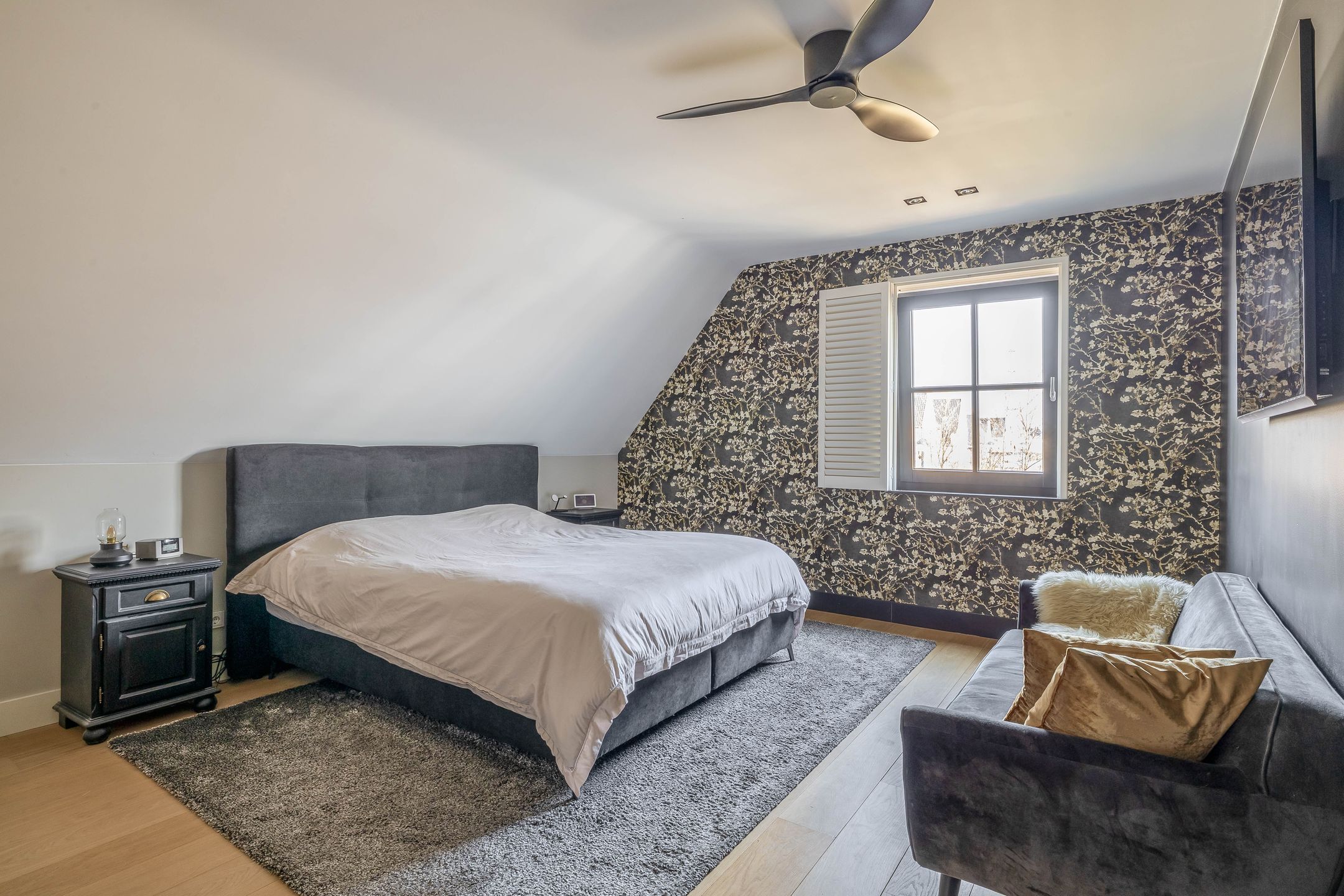 Luxury Villa-Style Farmhouse with Guest Accommodation and Swimming Pond in Helmond — 36