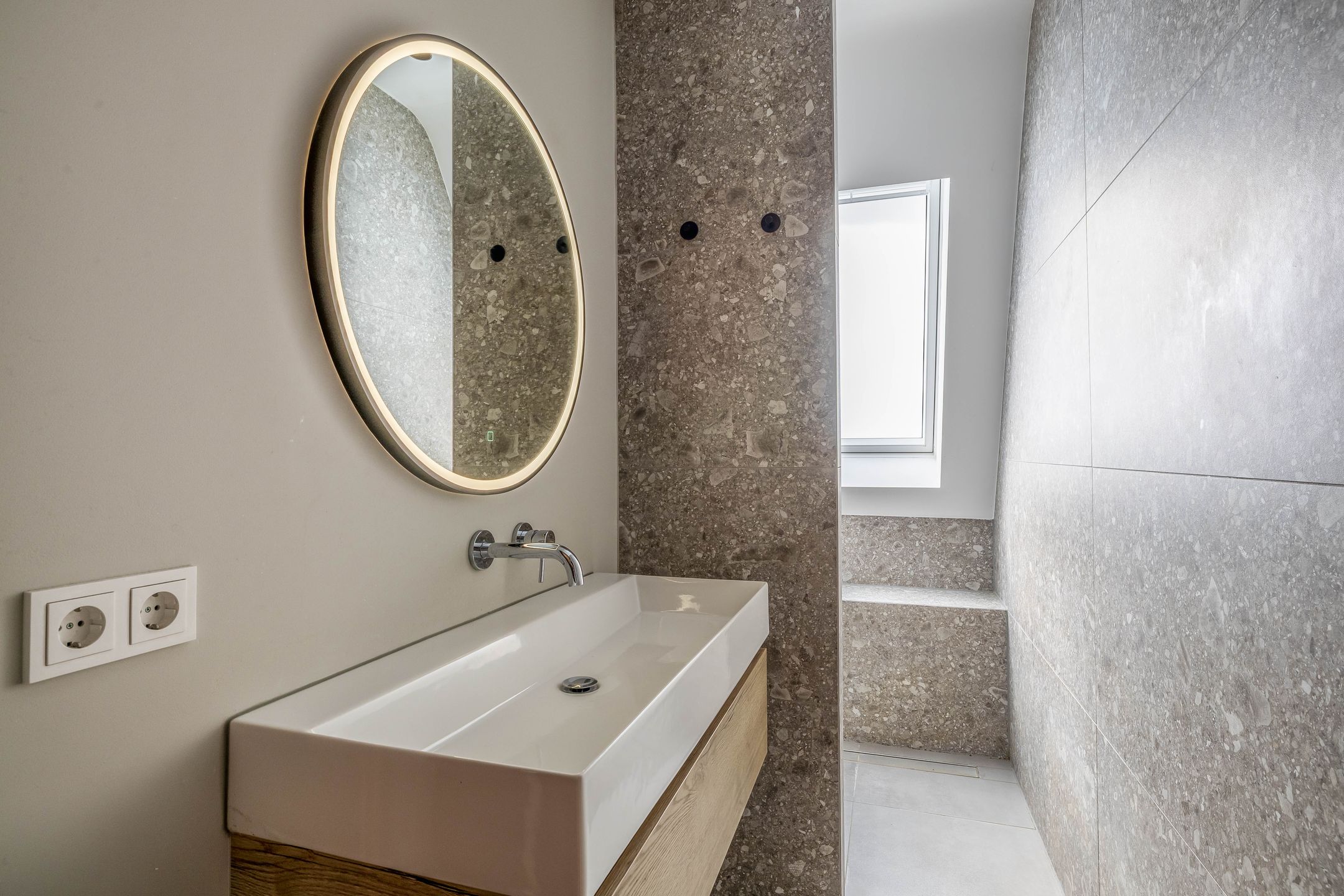 Luxury Villa-Style Farmhouse with Guest Accommodation and Swimming Pond in Helmond — 47