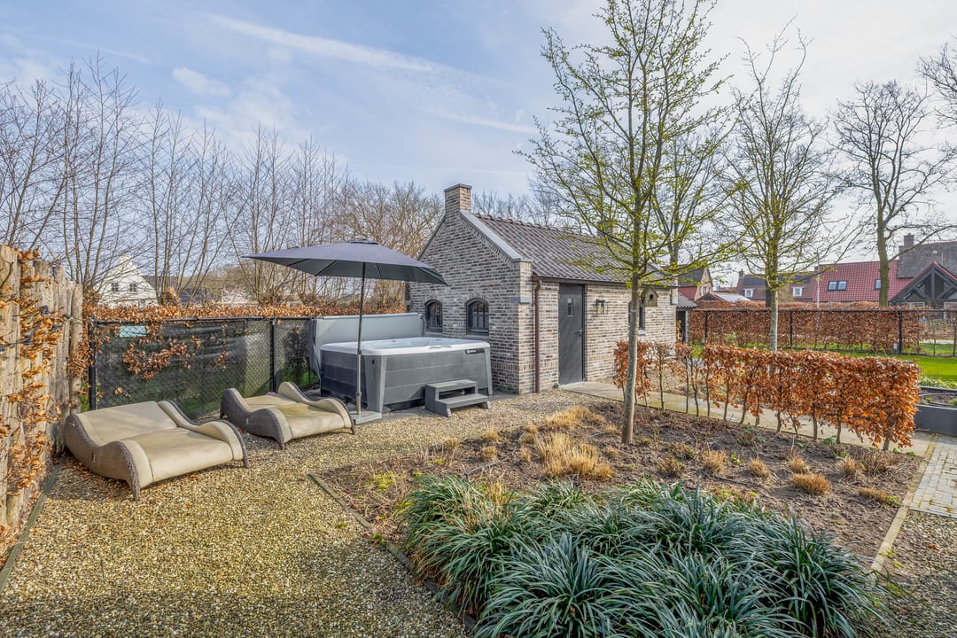 Luxury Villa-Style Farmhouse with Guest Accommodation and Swimming Pond in Helmond — 69