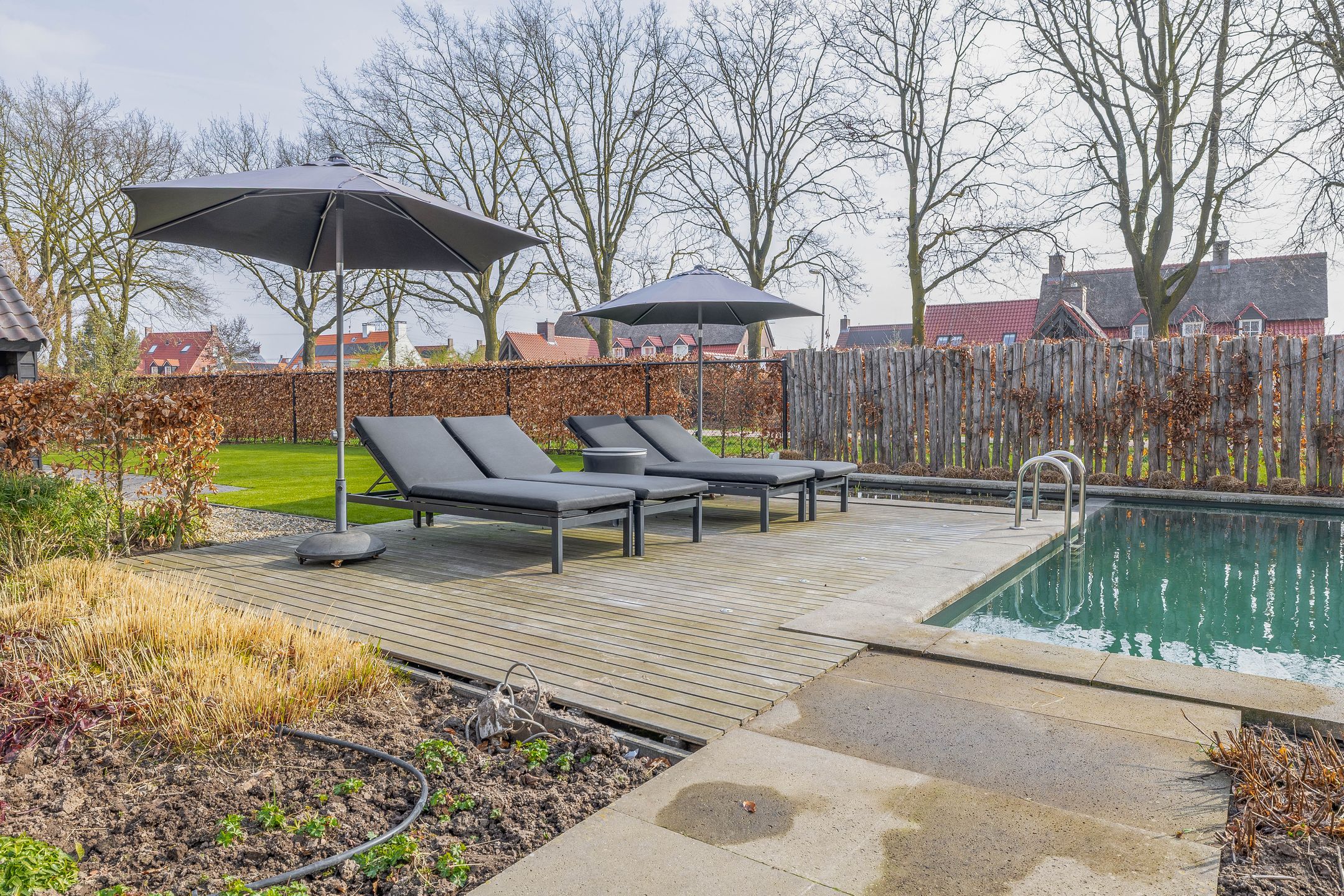 Luxury Villa-Style Farmhouse with Guest Accommodation and Swimming Pond in Helmond — 64