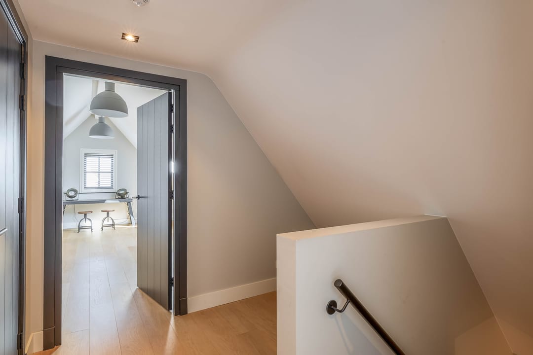 Luxury Villa-Style Farmhouse with Guest Accommodation and Swimming Pond in Helmond — 49