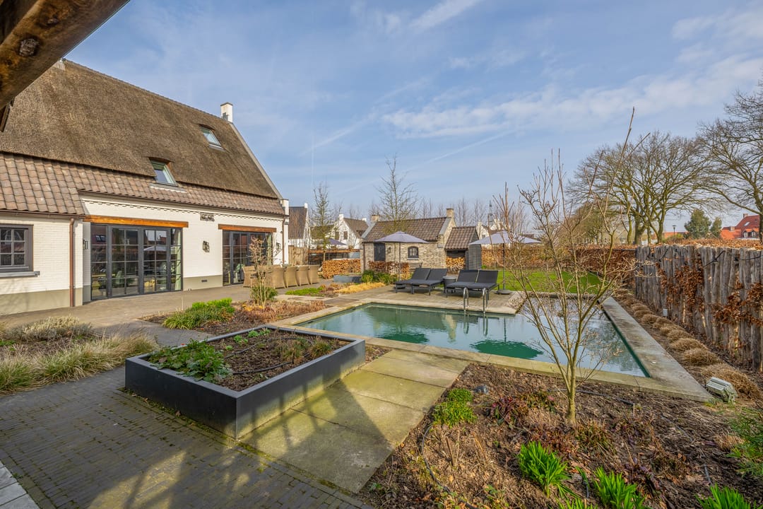 Luxury Villa-Style Farmhouse with Guest Accommodation and Swimming Pond in Helmond — 66