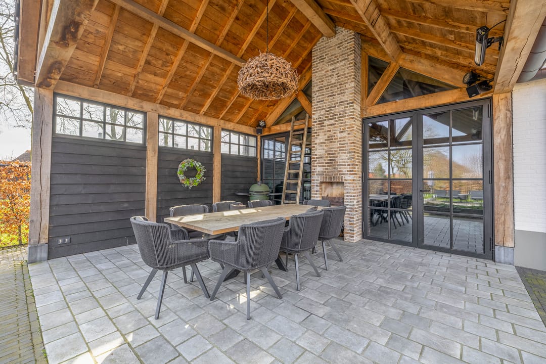 Luxury Villa-Style Farmhouse with Guest Accommodation and Swimming Pond in Helmond — 53