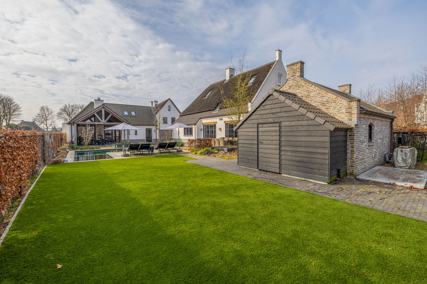 Luxury Villa-Style Farmhouse with Guest Accommodation and Swimming Pond in Helmond — 73