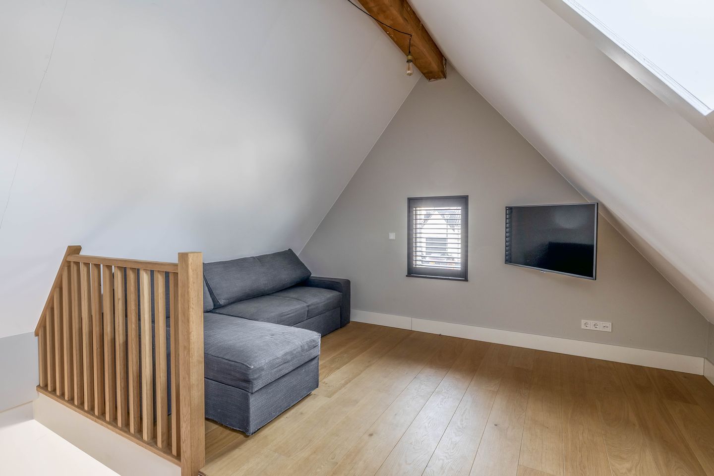 Luxury Villa-Style Farmhouse with Guest Accommodation and Swimming Pond in Helmond — 59