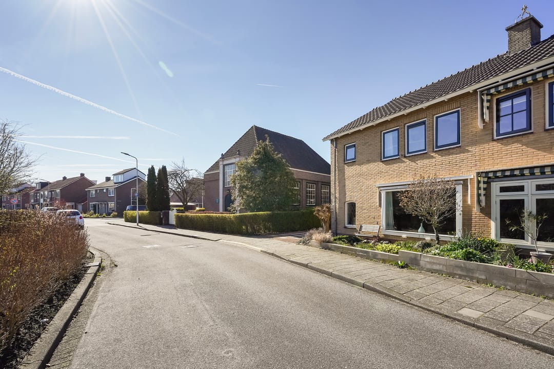 Completely Renovated Semi-Detached Home with Spacious Garden in Zoetermeer — 60