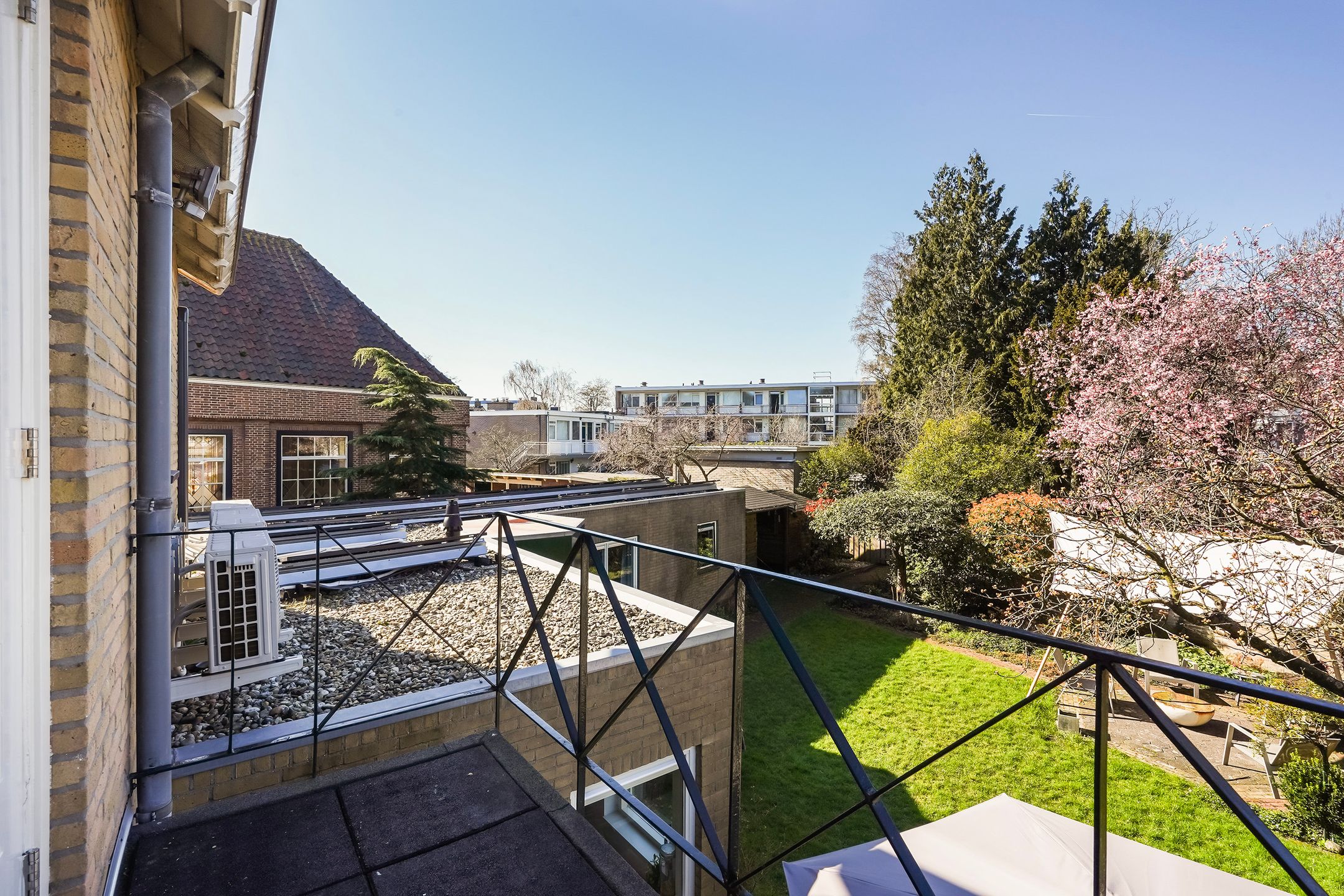 Completely Renovated Semi-Detached Home with Spacious Garden in Zoetermeer — 55