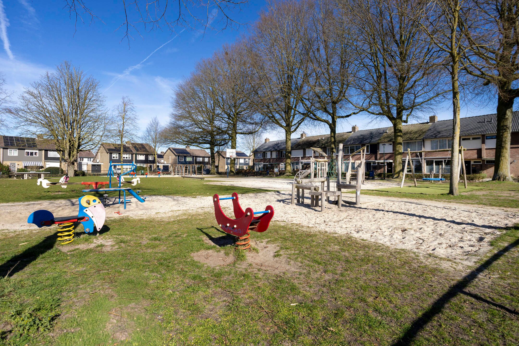 Foto 39 van Leliestraat 64