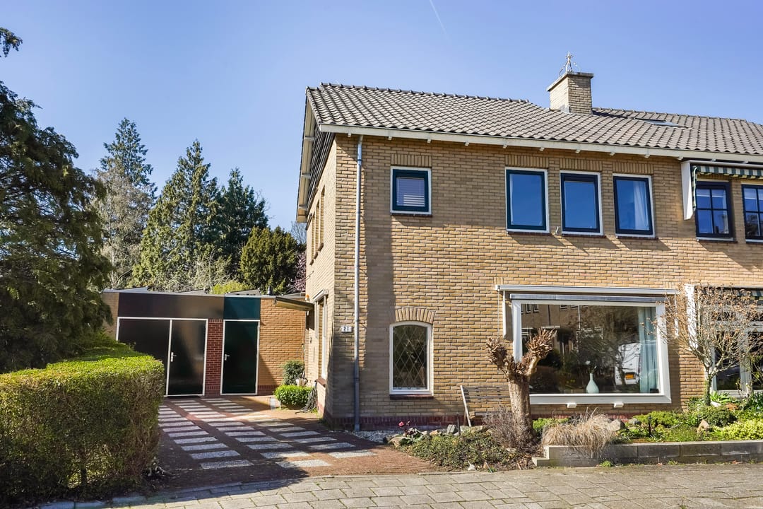 Completely Renovated Semi-Detached Home with Spacious Garden in Zoetermeer — 56