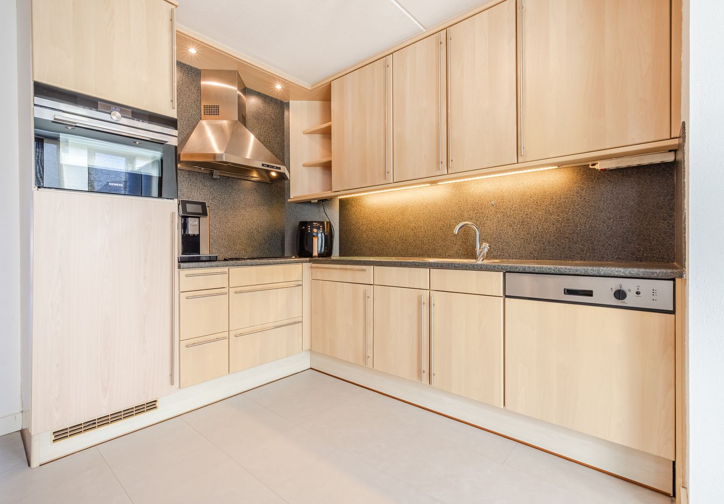 Photo 10 of Moerkapellestraat 56