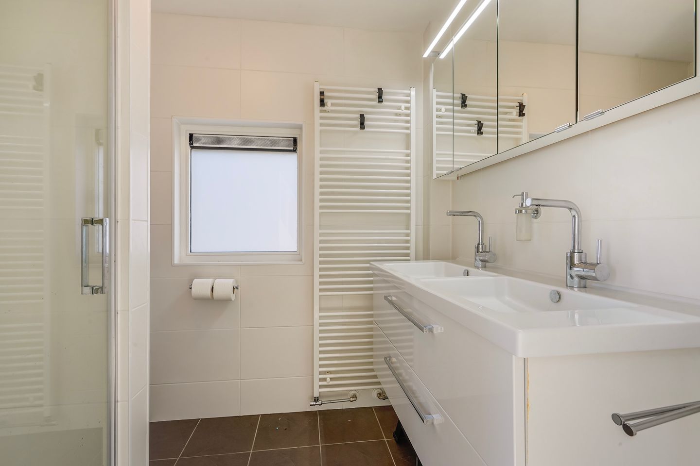 Completely Renovated Semi-Detached Home with Spacious Garden in Zoetermeer — 48