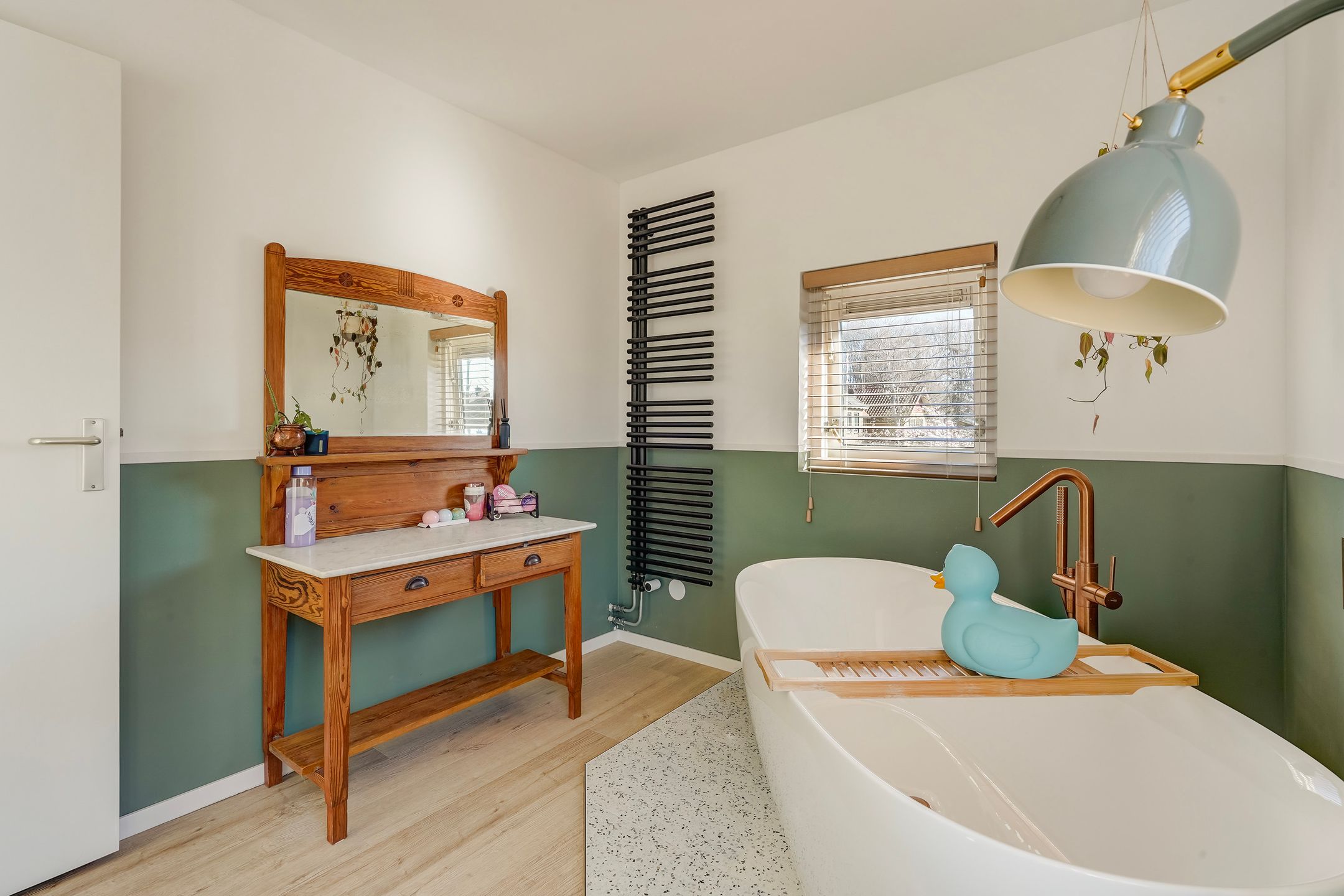 Completely Renovated Semi-Detached Home with Spacious Garden in Zoetermeer — 40