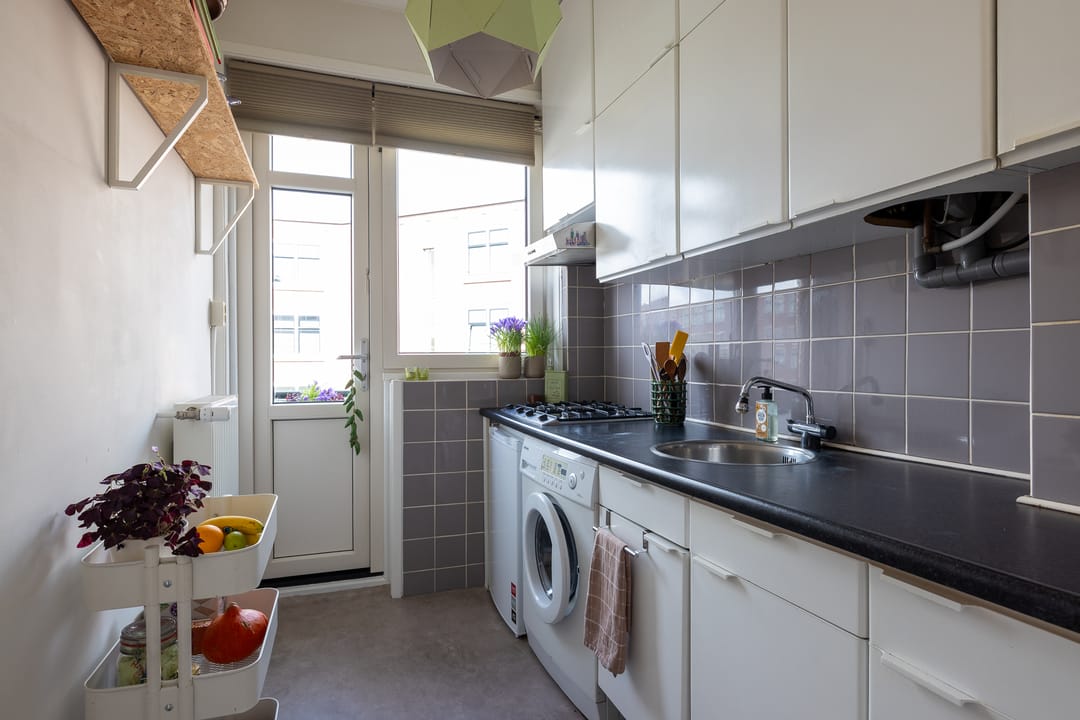 Photo 16 of Troelstrastraat 10-C