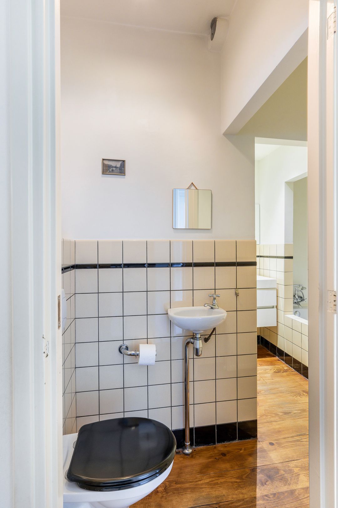 Spacious 1930s Ground Floor Apartment with Deep Garden in Rotterdam Oude Westen — 23