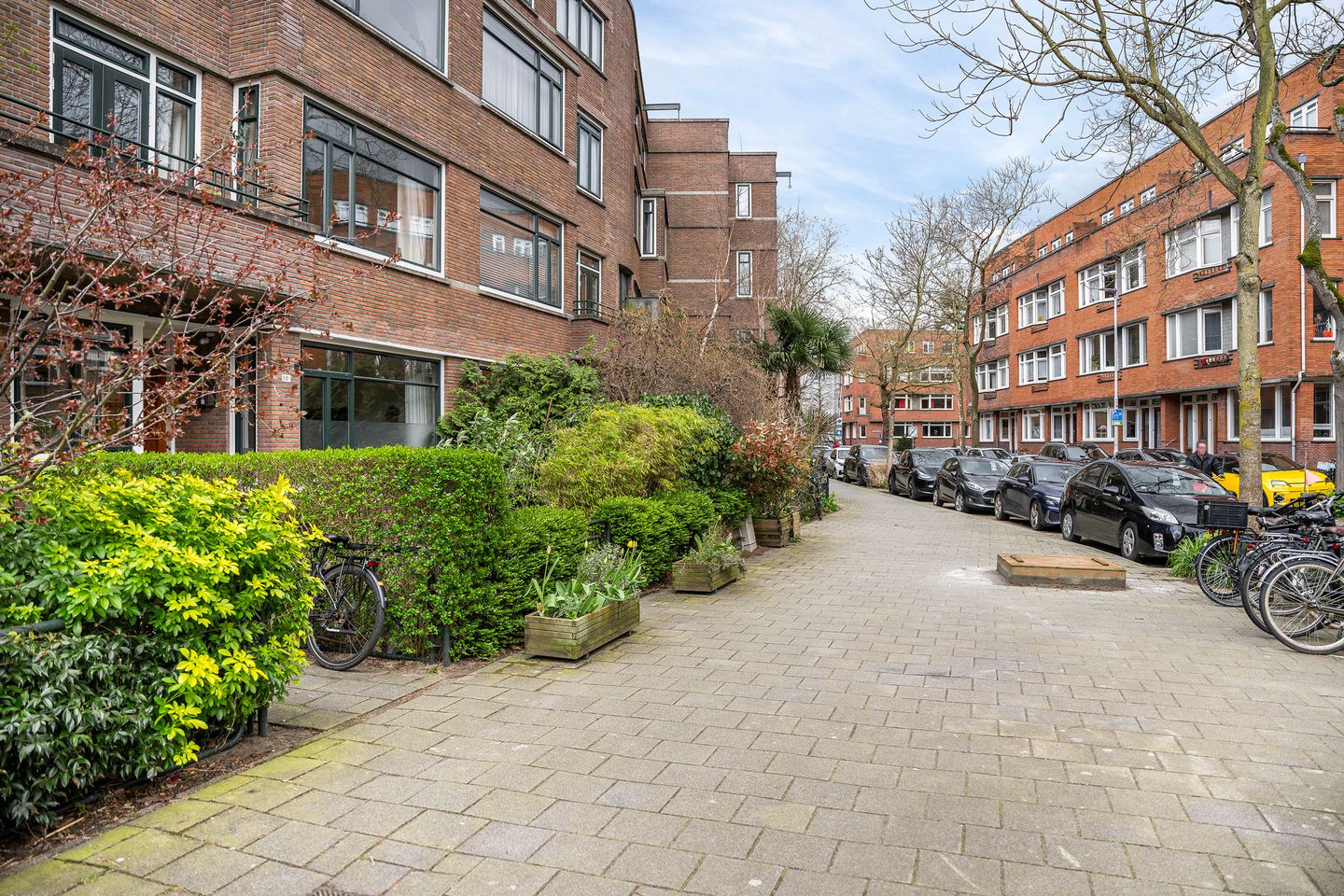Spacious 1930s Ground Floor Apartment with Deep Garden in Rotterdam Oude Westen — 46