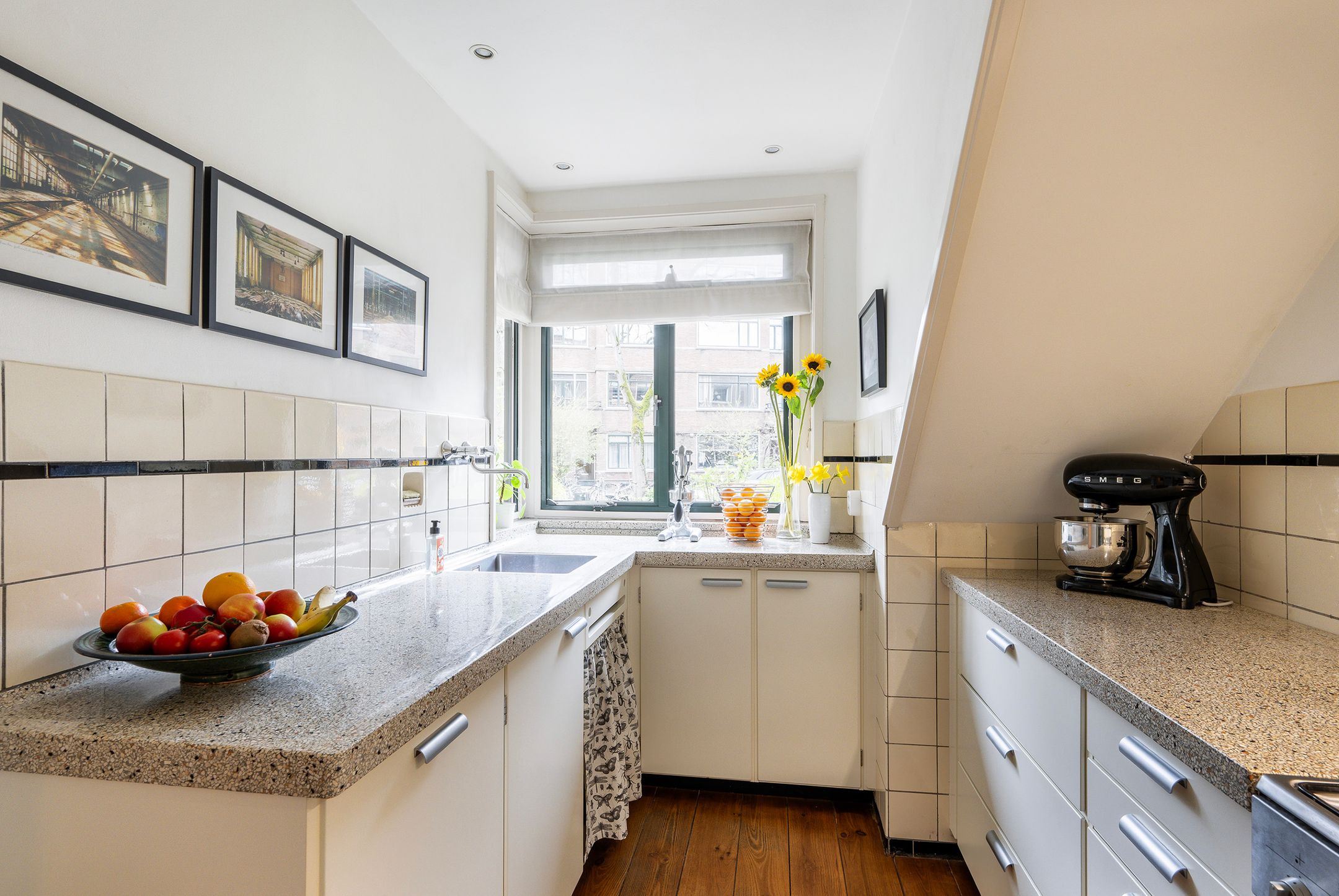 Spacious 1930s Ground Floor Apartment with Deep Garden in Rotterdam Oude Westen — 15