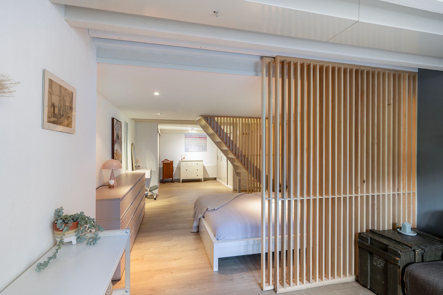 Spacious 1930s Ground Floor Apartment with Deep Garden in Rotterdam Oude Westen — 37